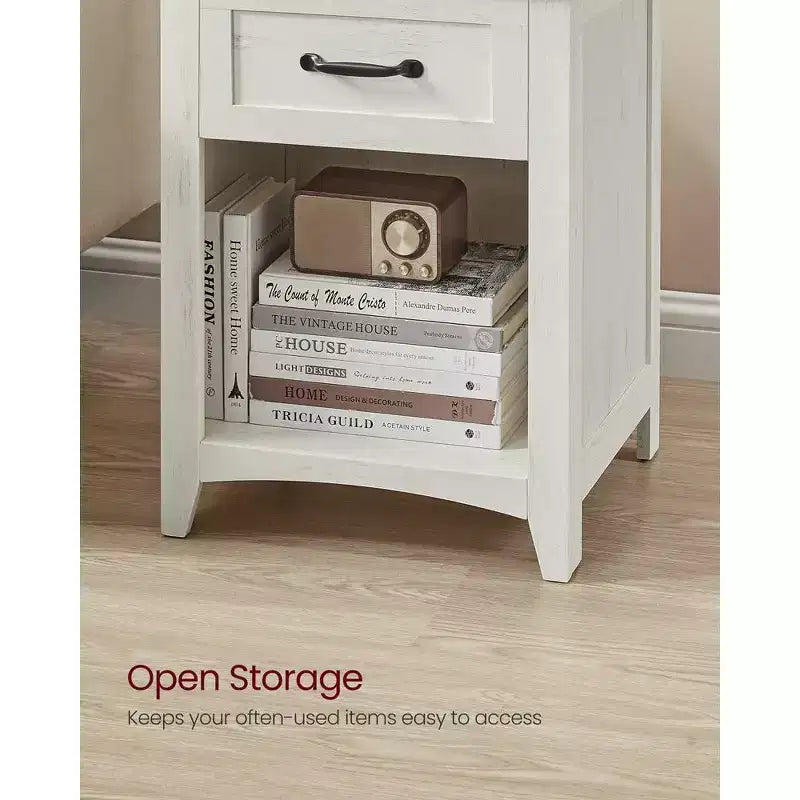 Comodino da Fattoria a 2 Pezzi con Stazione di Ricarica USB, Cassetto e Ripiano Aperto, Tavolino da Notte per Decorazione Domestica, Grigio Nebbioso