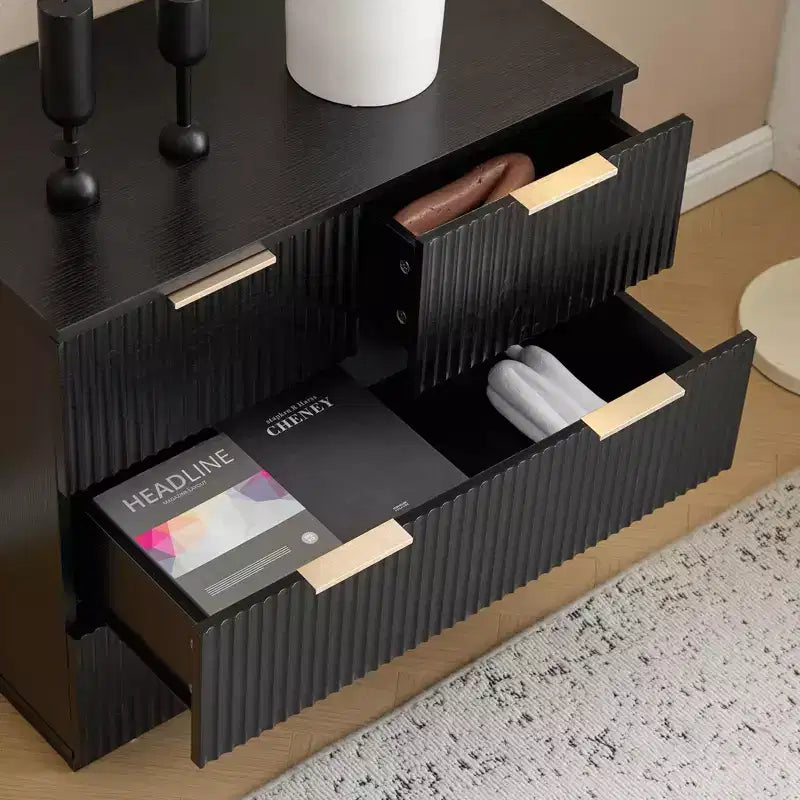 Comodini neri a 4 cassetti in MDF (Medium-Density Fiberboard) larghi 72 cm